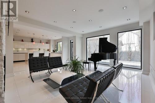 647 Montbeck Crescent, Mississauga, ON - Indoor