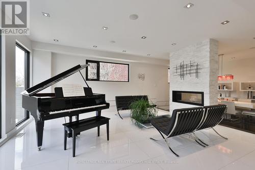 647 Montbeck Crescent, Mississauga, ON - Indoor With Fireplace