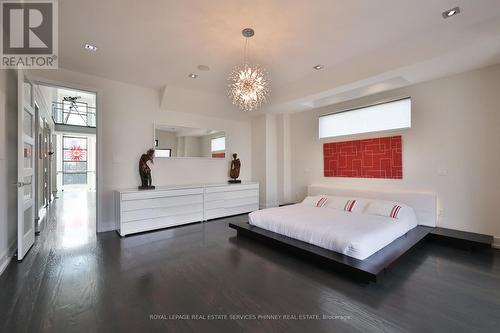647 Montbeck Crescent, Mississauga, ON - Indoor Photo Showing Bedroom