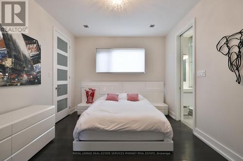 647 Montbeck Crescent, Mississauga, ON - Indoor Photo Showing Bedroom