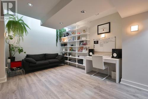 647 Montbeck Crescent, Mississauga, ON - Indoor