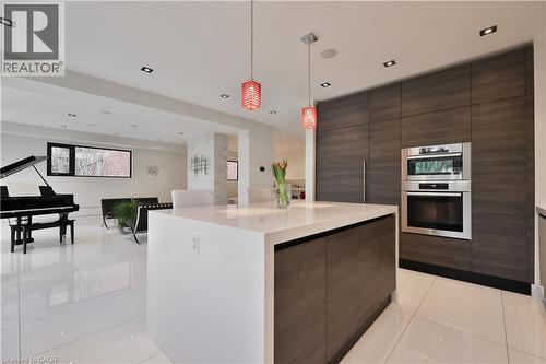 647 Montbeck Crescent, Mississauga, ON - Indoor Photo Showing Kitchen
