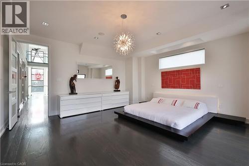 647 Montbeck Crescent, Mississauga, ON - Indoor Photo Showing Bedroom