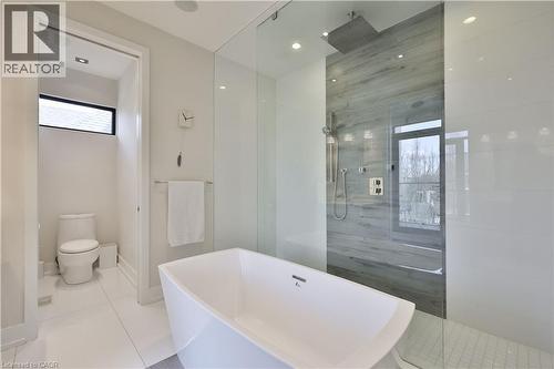 647 Montbeck Crescent, Mississauga, ON - Indoor Photo Showing Bathroom