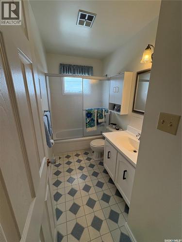 109 Road Avenue, Langenburg, SK - Indoor Photo Showing Bathroom