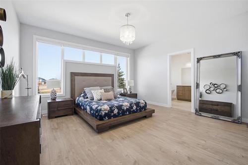 4 Orchard Gate, Oak Bluff, MB - Indoor Photo Showing Bedroom