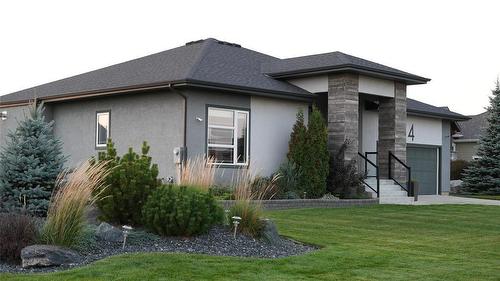 Seasonal Photo - 4 Orchard Gate, Oak Bluff, MB - Outdoor