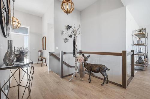 4 Orchard Gate, Oak Bluff, MB - Indoor Photo Showing Other Room