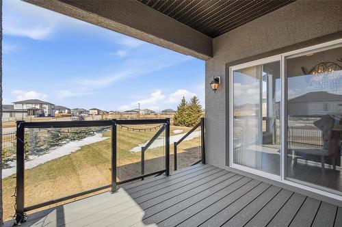 4 Orchard Gate Oak Bluff West - 4 Orchard Gate, Oak Bluff, MB - Outdoor With Exterior