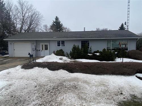142 Mound Avenue, Pilot Mound, MB - Outdoor