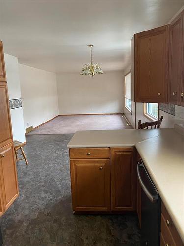 142 Mound Avenue, Pilot Mound, MB - Indoor Photo Showing Other Room