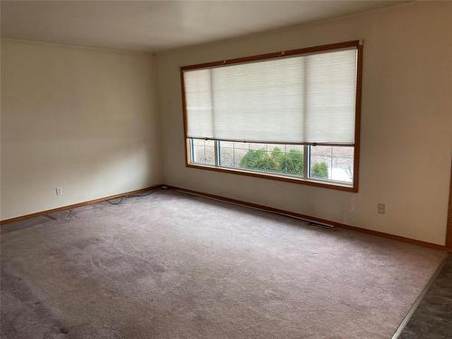 142 Mound Avenue, Pilot Mound, MB - Indoor Photo Showing Other Room