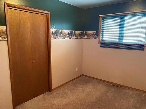 142 Mound Avenue, Pilot Mound, MB - Indoor Photo Showing Other Room