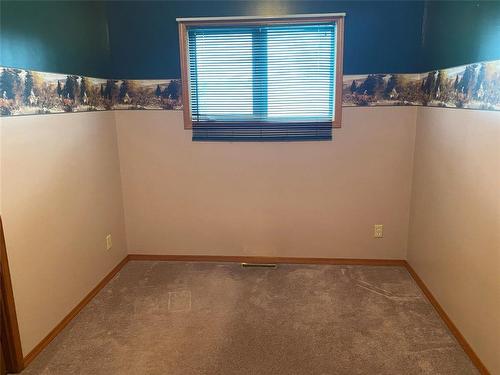142 Mound Avenue, Pilot Mound, MB - Indoor Photo Showing Other Room