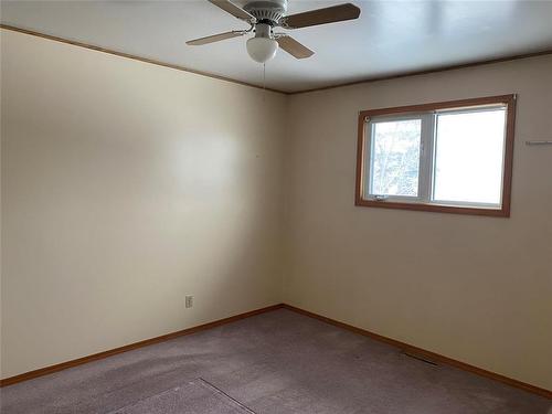 142 Mound Avenue, Pilot Mound, MB - Indoor Photo Showing Other Room
