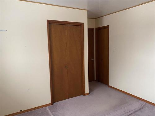 142 Mound Avenue, Pilot Mound, MB - Indoor Photo Showing Other Room