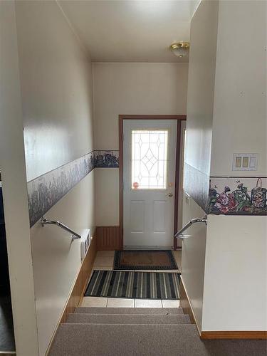 142 Mound Avenue, Pilot Mound, MB - Indoor Photo Showing Other Room