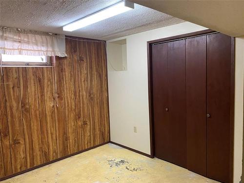 142 Mound Avenue, Pilot Mound, MB - Indoor Photo Showing Other Room
