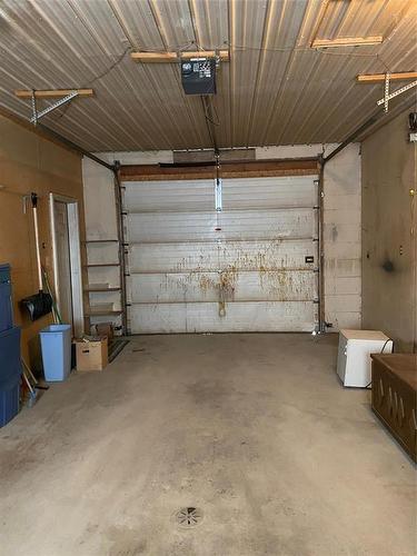 142 Mound Avenue, Pilot Mound, MB - Indoor Photo Showing Garage
