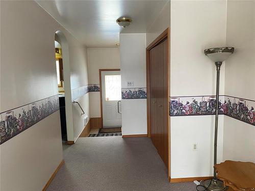 142 Mound Avenue, Pilot Mound, MB - Indoor Photo Showing Other Room