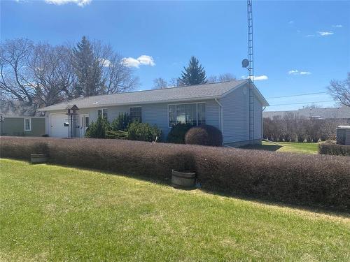 142 Mound Avenue, Pilot Mound, MB - Outdoor