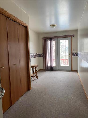 142 Mound Avenue, Pilot Mound, MB - Indoor Photo Showing Other Room