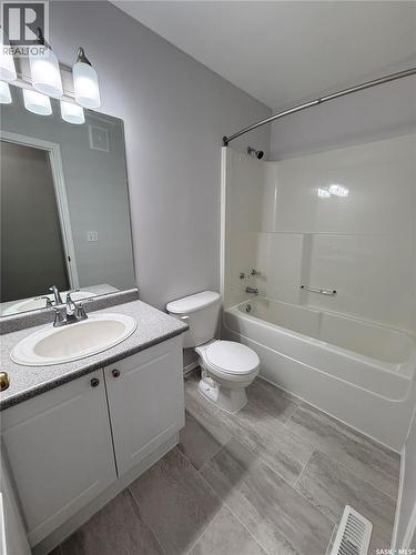 32 809 Kristjanson Road, Saskatoon, SK - Indoor Photo Showing Bathroom