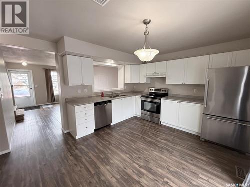 32 809 Kristjanson Road, Saskatoon, SK - Indoor Photo Showing Kitchen With Double Sink