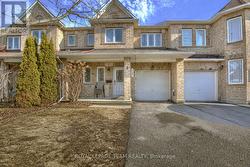 125 SHADY GROVE STREET Ottawa, ON K2G 6Z5