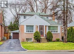 84 REINER ROAD Toronto, ON M3H 2L5