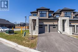 2 LOIS TORRANCE TRAIL  Uxbridge, ON L9P 0R9