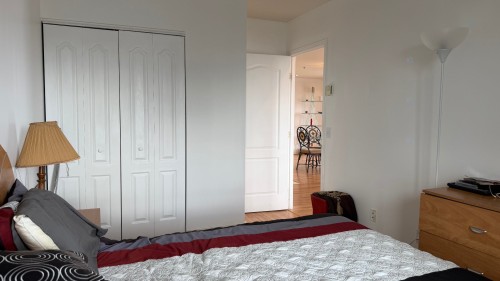 Chambre à coucher - 805-7680 Boul. Marie-Victorin, Brossard, QC - Indoor Photo Showing Bedroom
