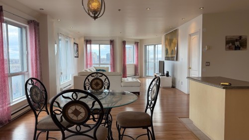 Salle à manger - 805-7680 Boul. Marie-Victorin, Brossard, QC - Indoor Photo Showing Dining Room