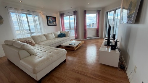 Salon - 805-7680 Boul. Marie-Victorin, Brossard, QC - Indoor Photo Showing Living Room