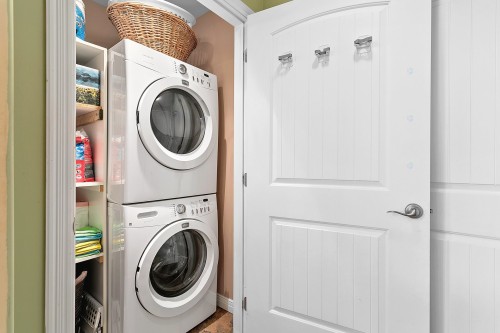 Salle de lavage - 75 Ch. Laforest, Litchfield, QC - Indoor Photo Showing Laundry Room