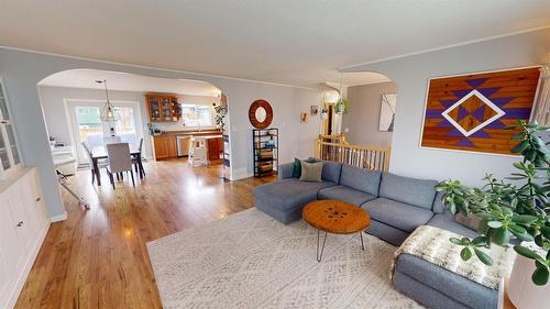 2620 3Rd Street, Cranbrook, BC - Indoor Photo Showing Living Room