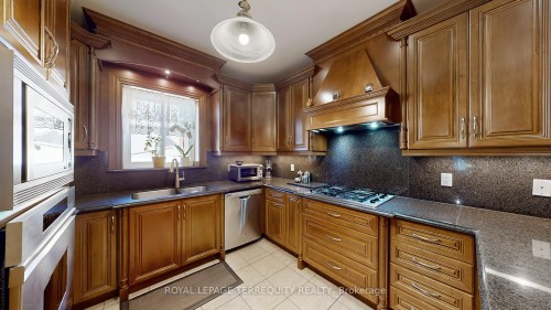 134 Hadrian Drive, Toronto, ON - Indoor Photo Showing Kitchen With Double Sink