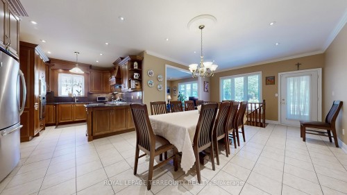 134 Hadrian Drive, Toronto, ON - Indoor Photo Showing Dining Room