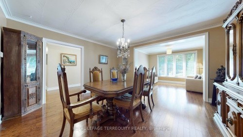 134 Hadrian Drive, Toronto, ON - Indoor Photo Showing Dining Room