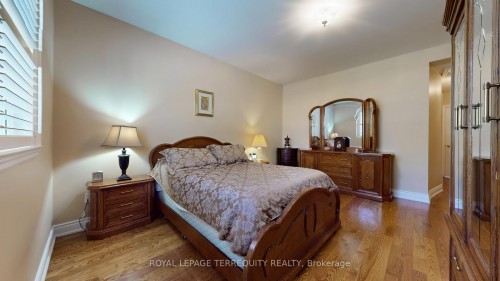 134 Hadrian Drive, Toronto, ON - Indoor Photo Showing Bedroom
