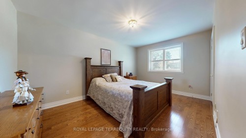 134 Hadrian Drive, Toronto, ON - Indoor Photo Showing Bedroom