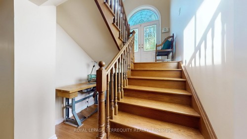 134 Hadrian Drive, Toronto, ON - Indoor Photo Showing Other Room