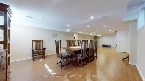 134 Hadrian Drive, Toronto, ON - Indoor