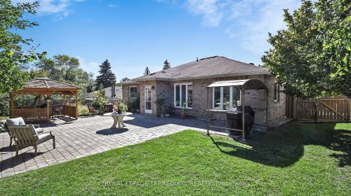134 Hadrian Drive, Toronto, ON - Outdoor