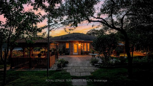 134 Hadrian Drive, Toronto, ON - Outdoor With Deck Patio Veranda