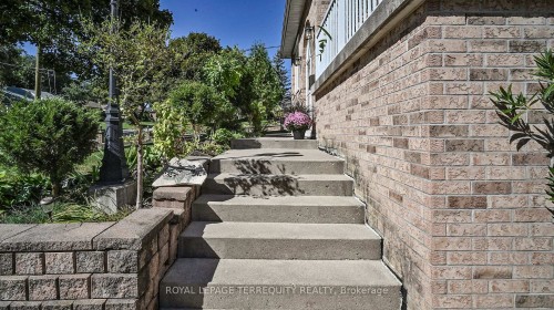 134 Hadrian Drive, Toronto, ON - Outdoor