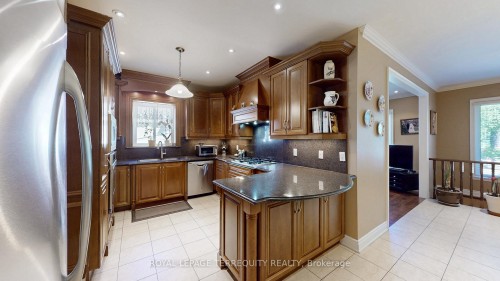 134 Hadrian Drive, Toronto, ON - Indoor Photo Showing Kitchen With Double Sink