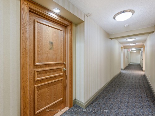 502-9 Northern Hts Drive, Richmond Hill, ON - Indoor Photo Showing Other Room
