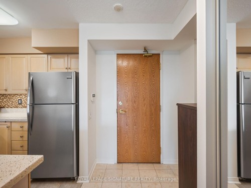 502-9 Northern Hts Drive, Richmond Hill, ON - Indoor Photo Showing Kitchen
