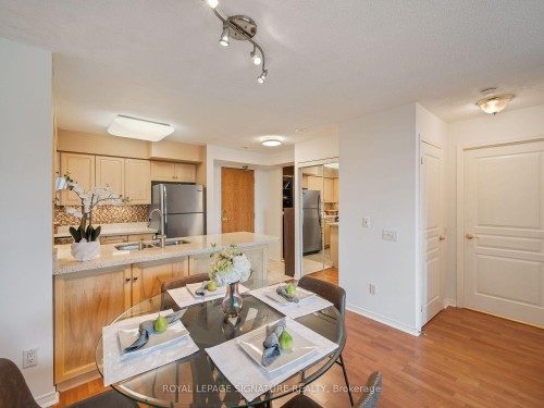 502-9 Northern Hts Drive, Richmond Hill, ON - Indoor
